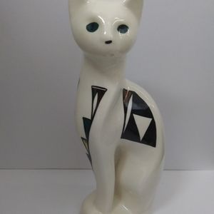 Acomaa, New Mexico Pottery Cat/ Signed